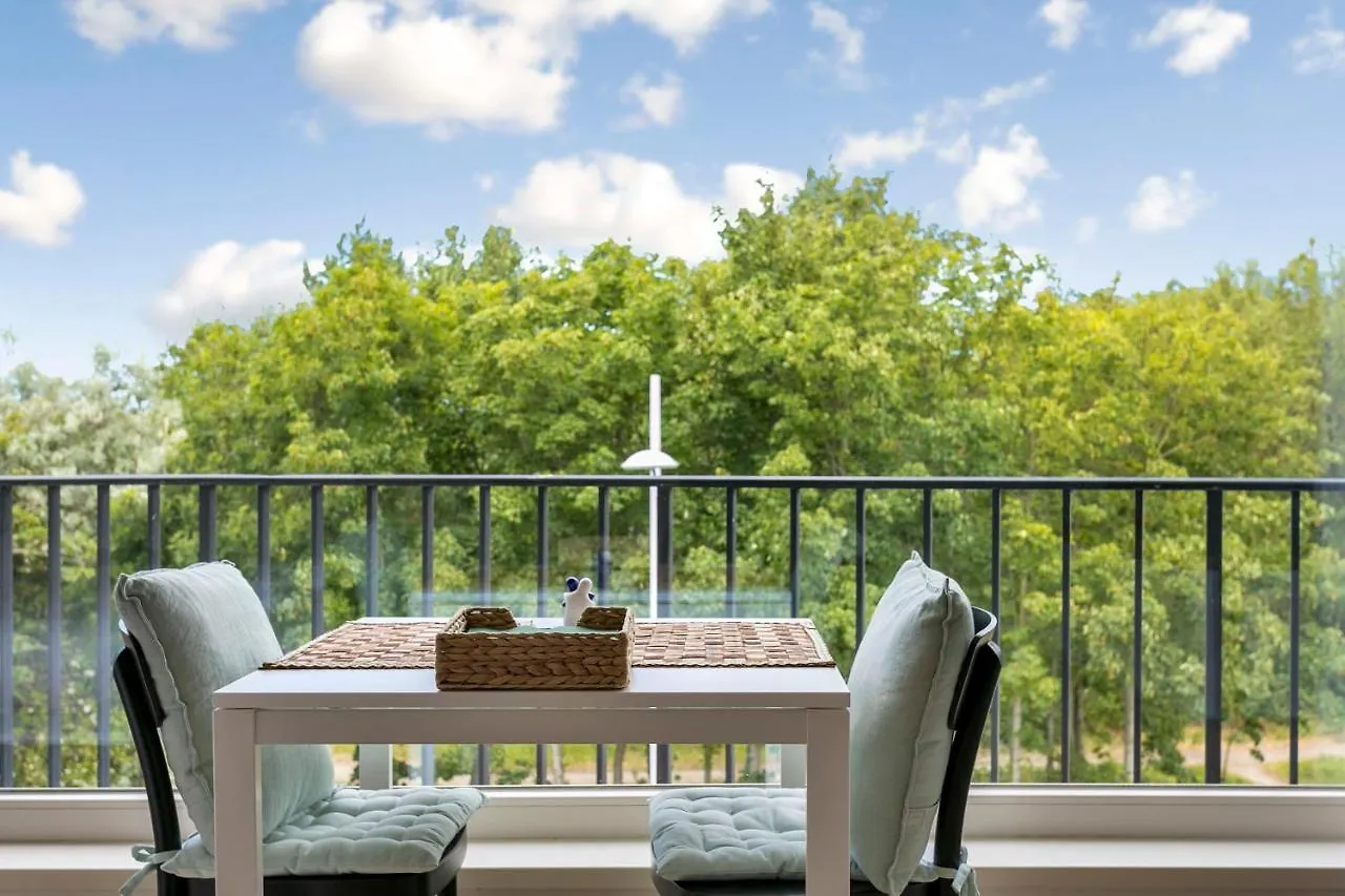 Beautiful Studio With Park And Beach location
